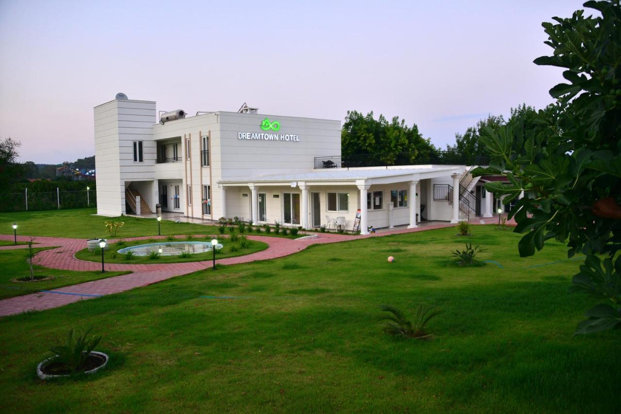Dream Town Hotel&Restaurant Кемер Екстериор снимка