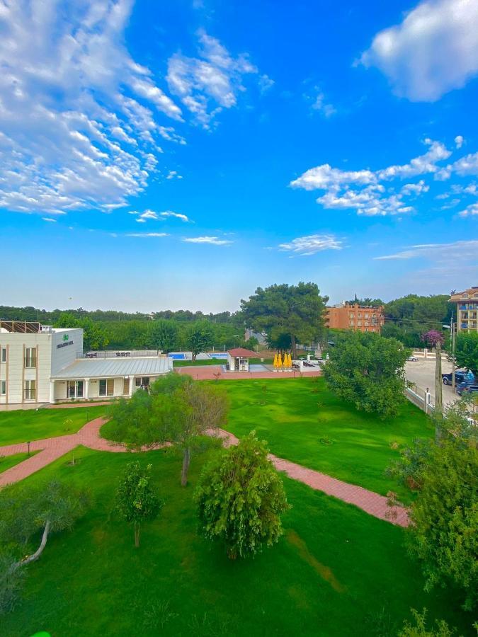 Dream Town Hotel&Restaurant Кемер Екстериор снимка