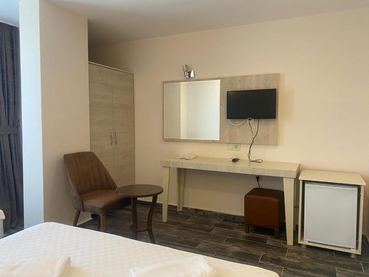 Dream Town Hotel&Restaurant Кемер Екстериор снимка