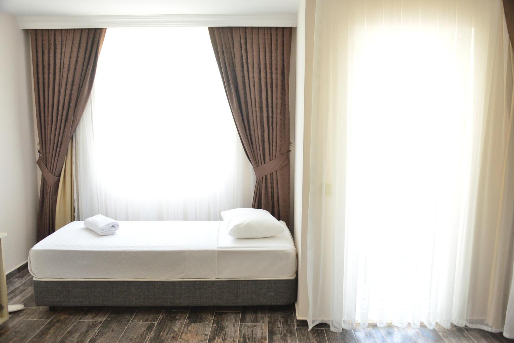 Dream Town Hotel&Restaurant Кемер Екстериор снимка
